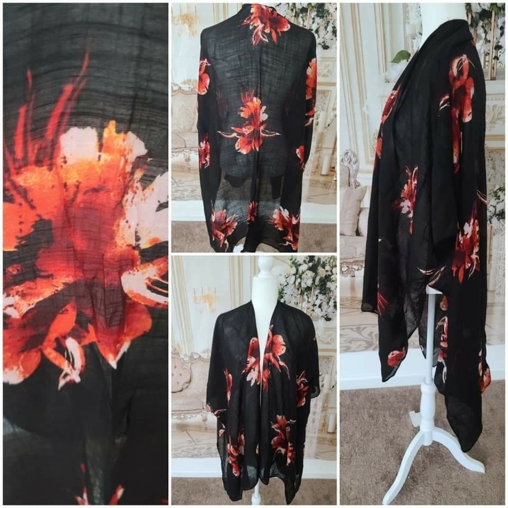 Flowing floral Kimono